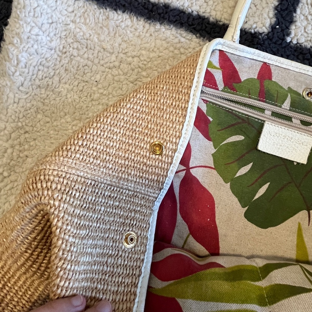 Mark & Graham Green and Cream Leather purse - Picture 4 of 10